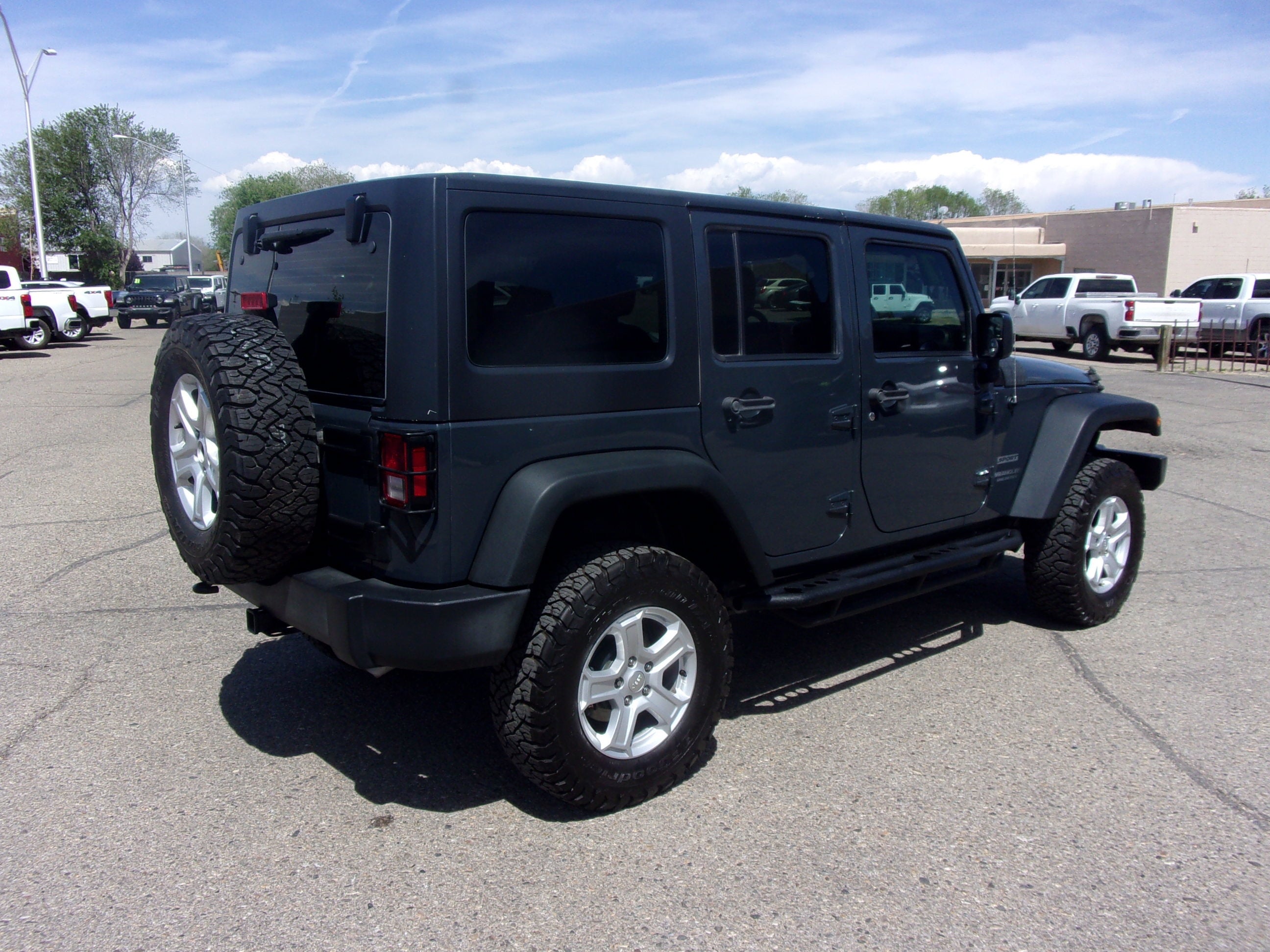 2017 Jeep Wrangler Unlimited Sport