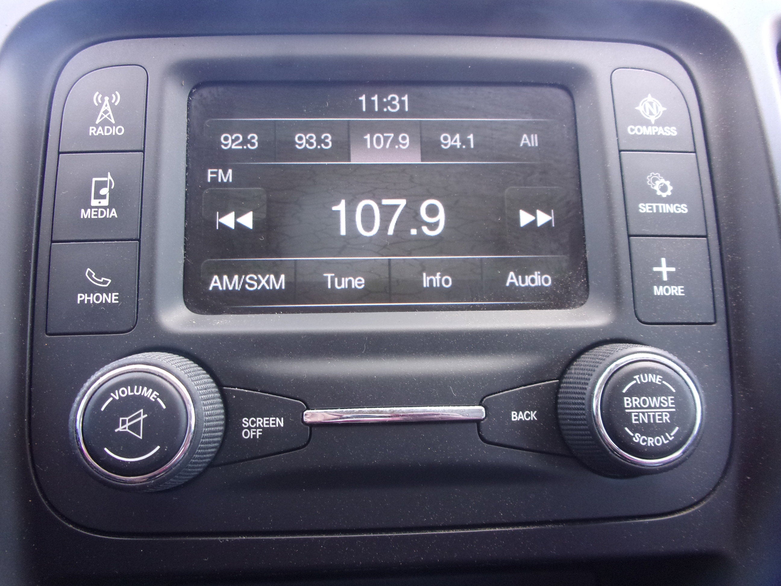 2016 Jeep Cherokee Sport