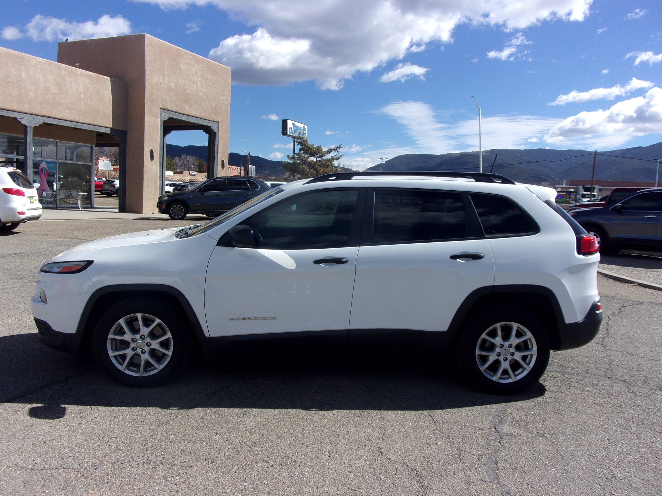 2016 Jeep Cherokee Sport