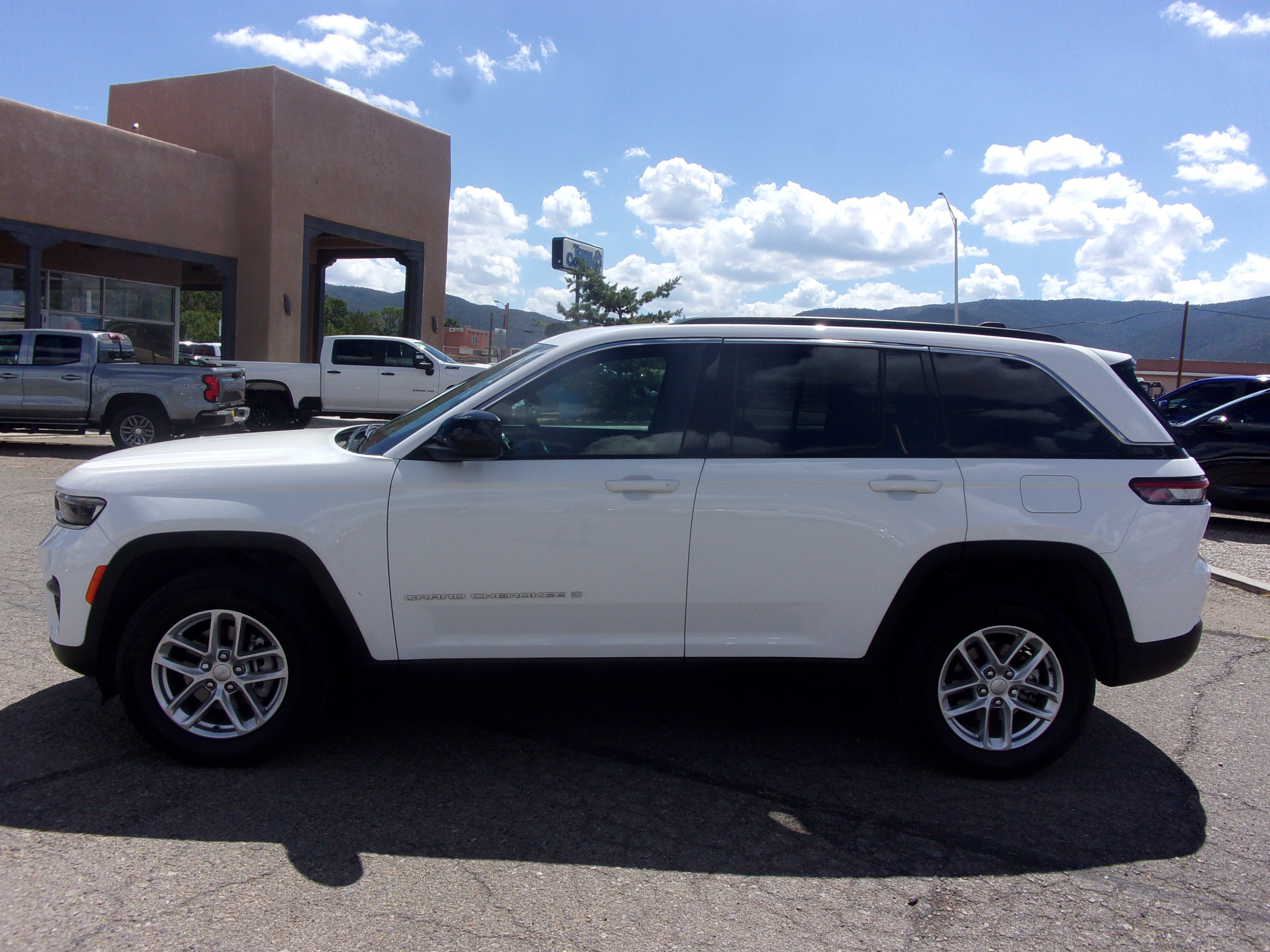 2024 Jeep Grand Cherokee Laredo X