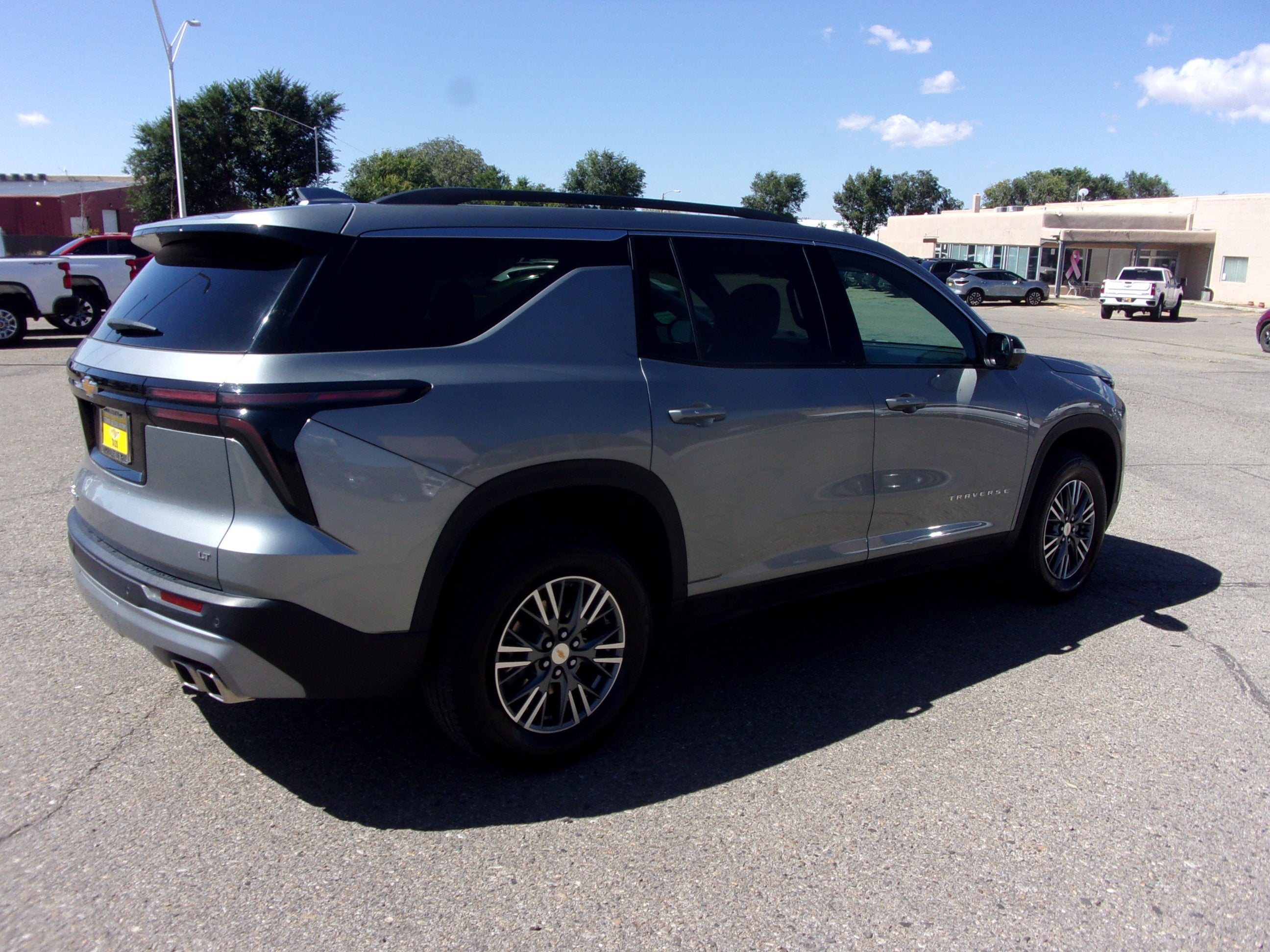 2024 Chevrolet Traverse LT