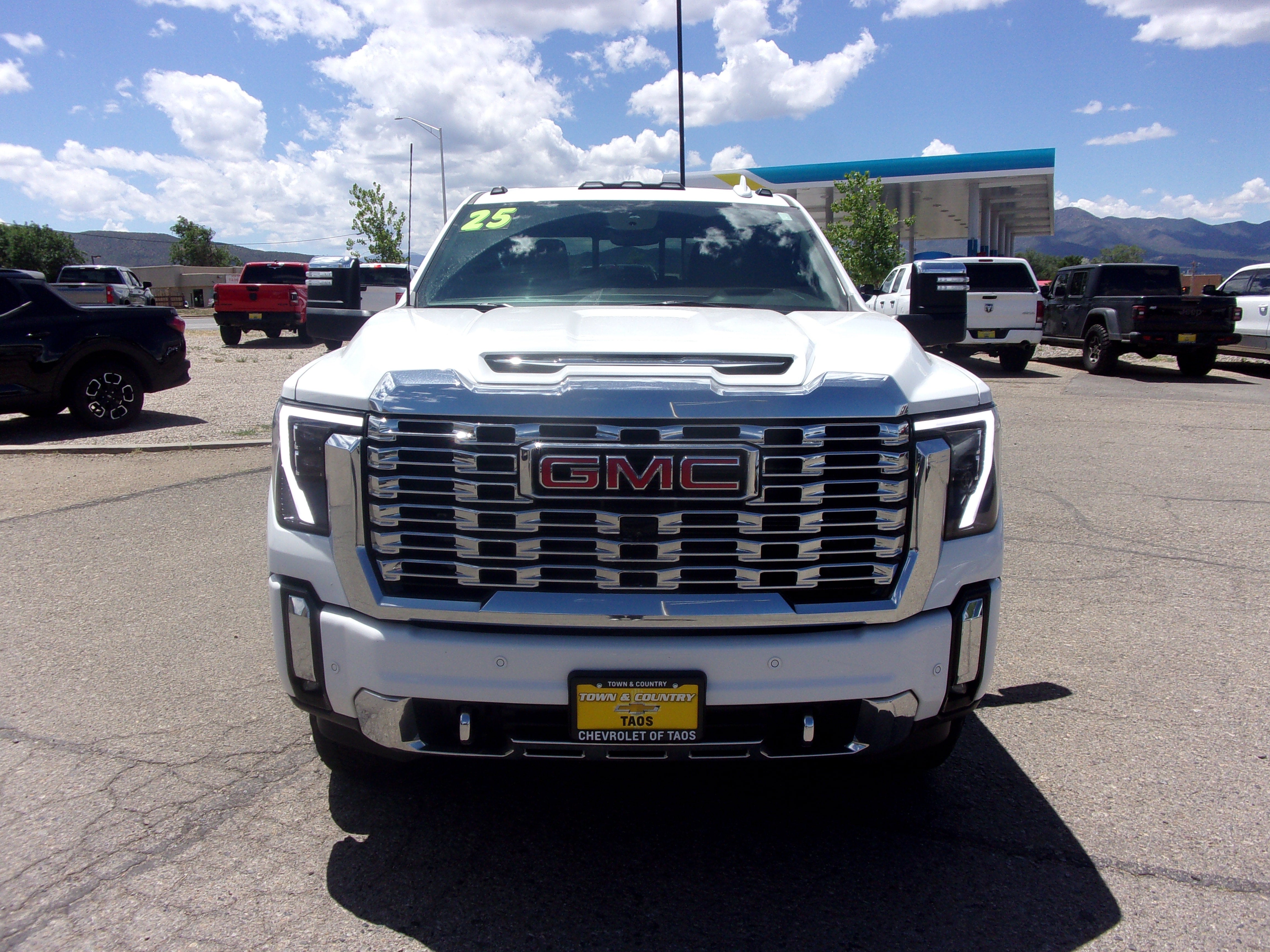 2025 GMC Sierra 2500 HD Denali