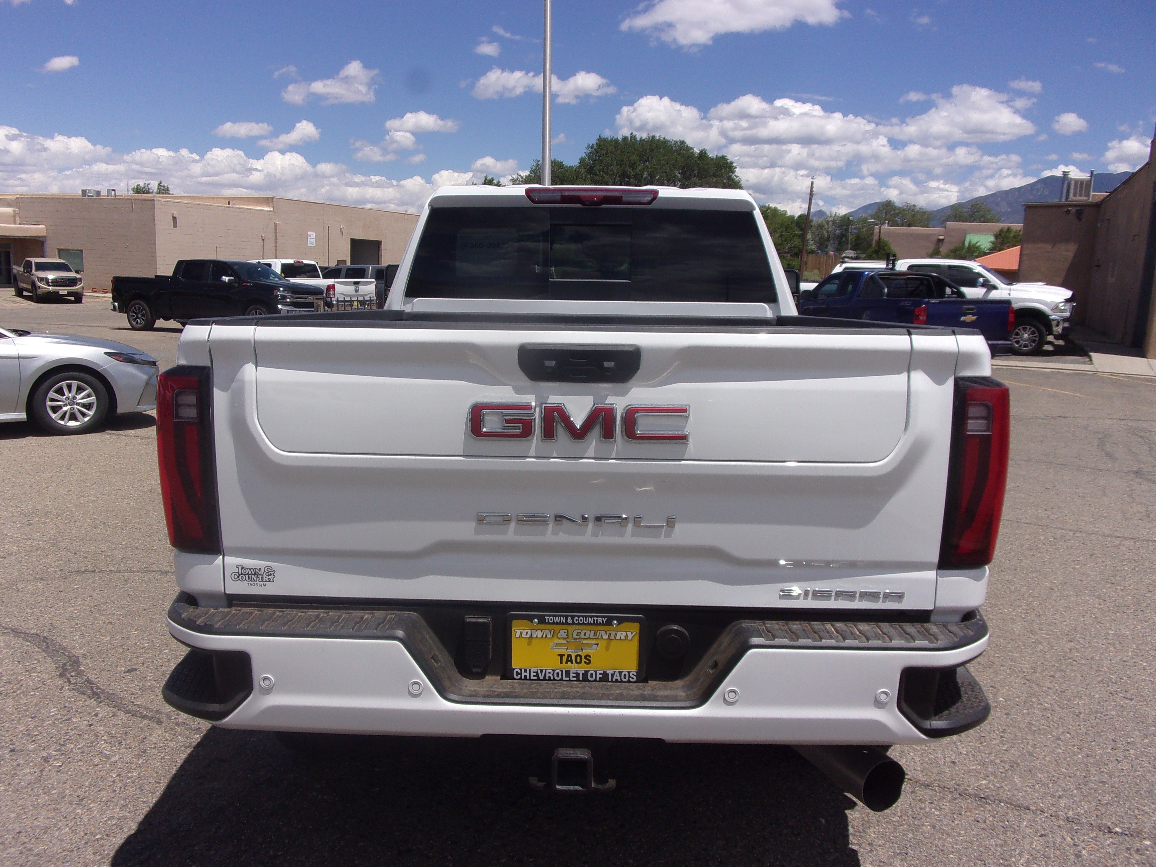 2025 GMC Sierra 2500 HD Denali