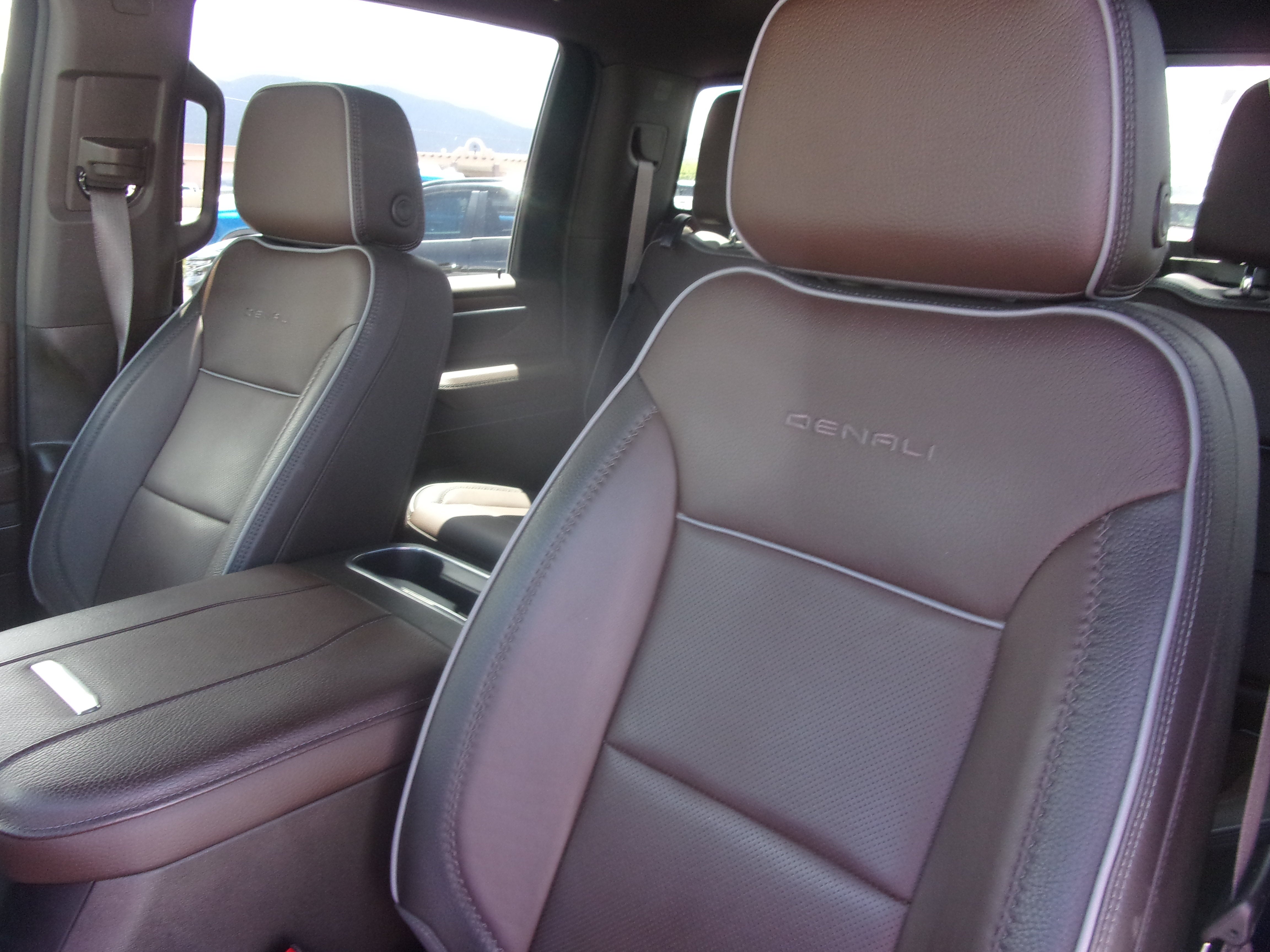 2025 GMC Sierra 2500 HD Denali