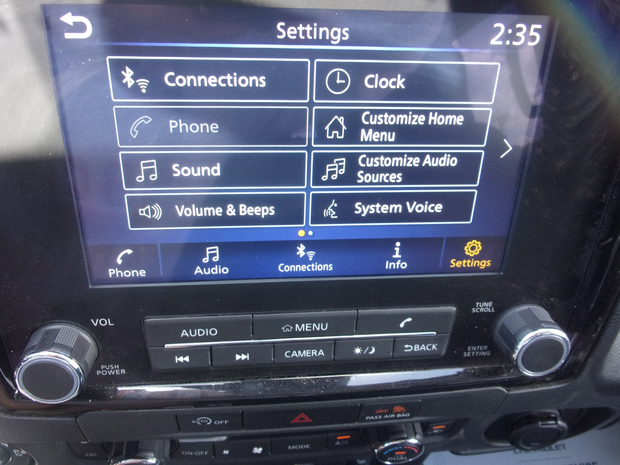 2024 Nissan Frontier SV