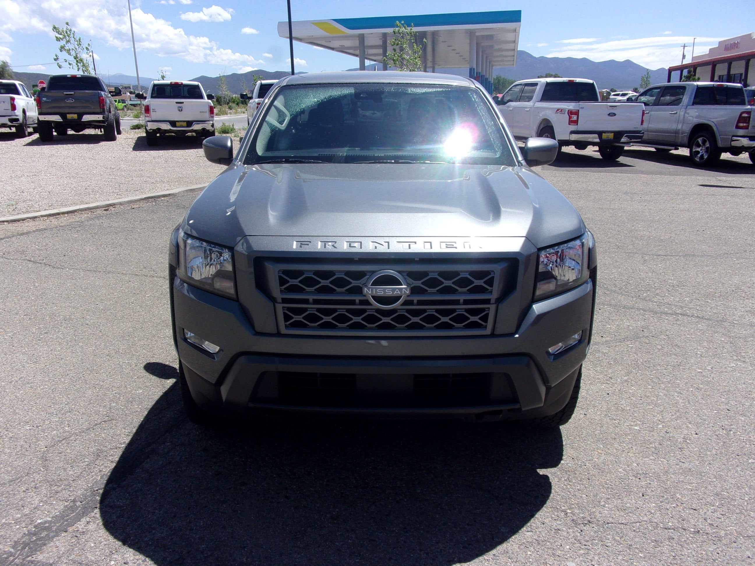 2024 Nissan Frontier SV
