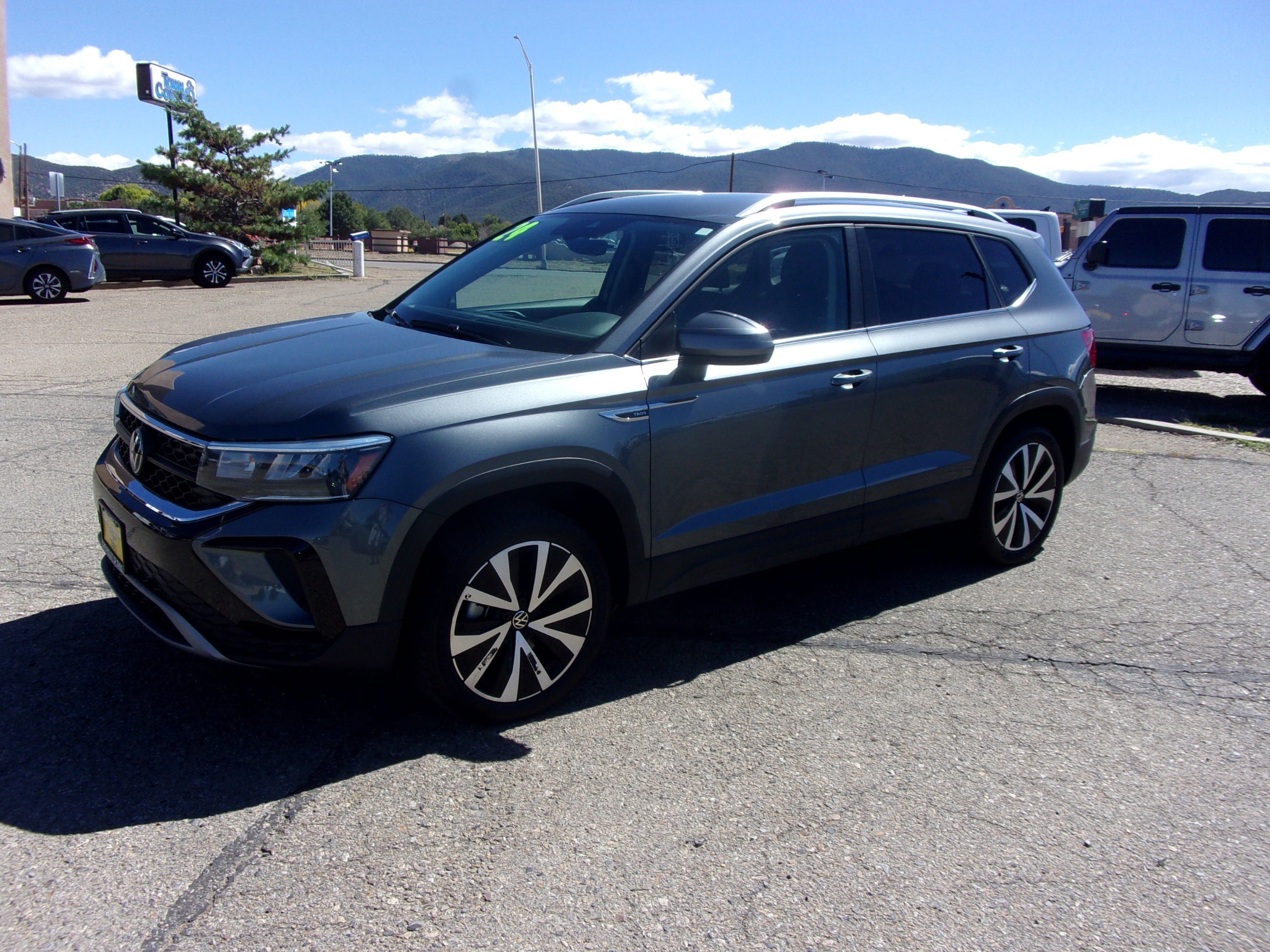 2024 Volkswagen Taos SE