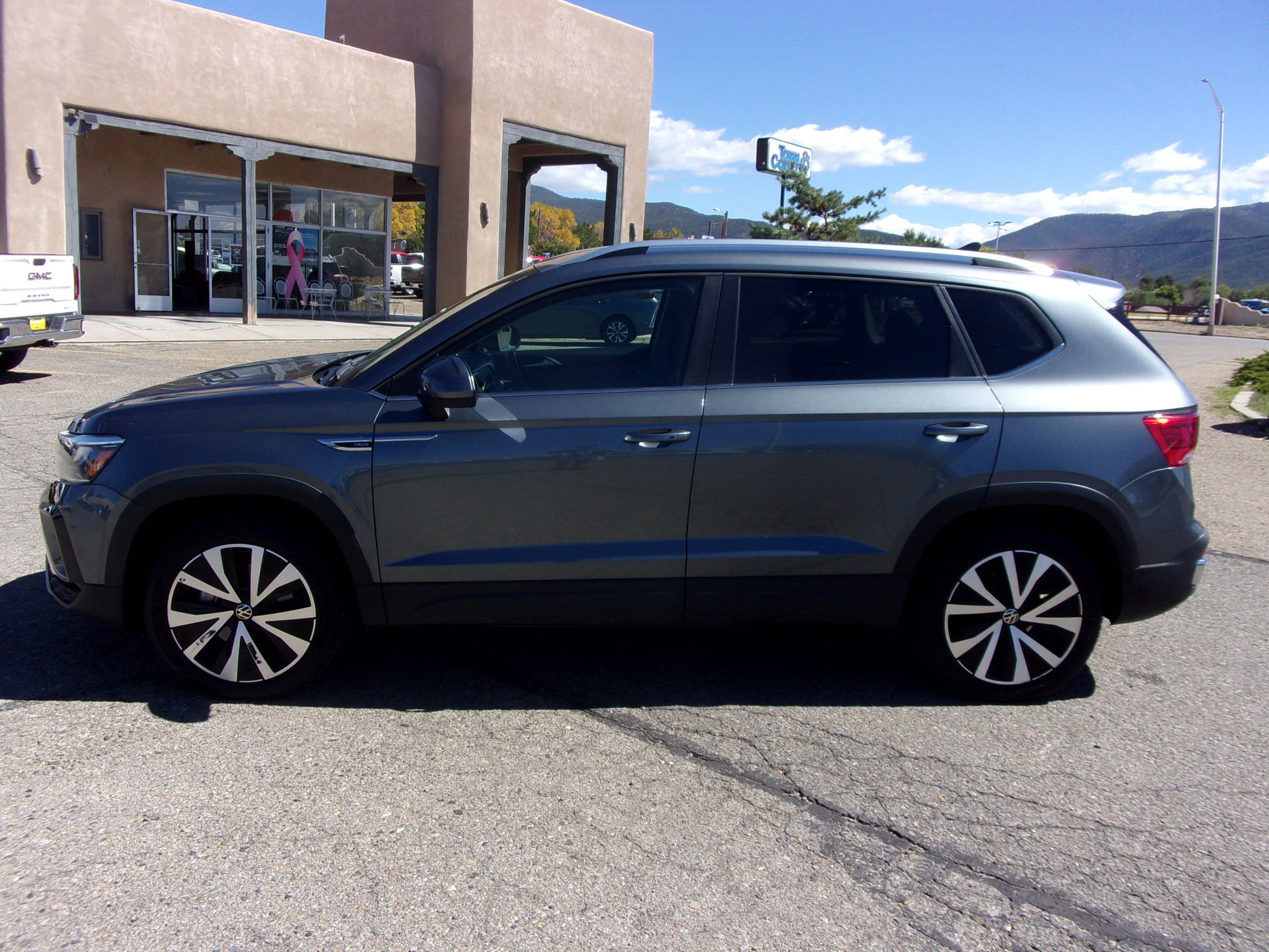 2024 Volkswagen Taos SE