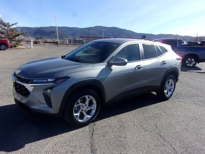 2025 Chevrolet Trax LS